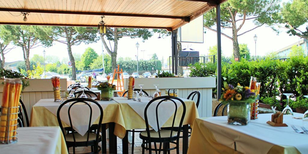 بسكييرا ديل غاردا Albergo Trattoria Fioravante المظهر الخارجي الصورة